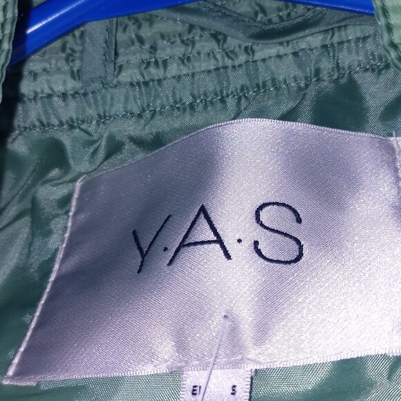 YAS spring jacket. Soft green. Very light. Perfect for colder summer days. - Picture 8 of 8